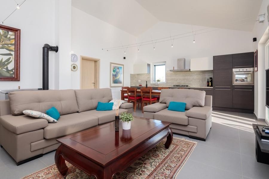 Część dzienna z otwartą kuchnią