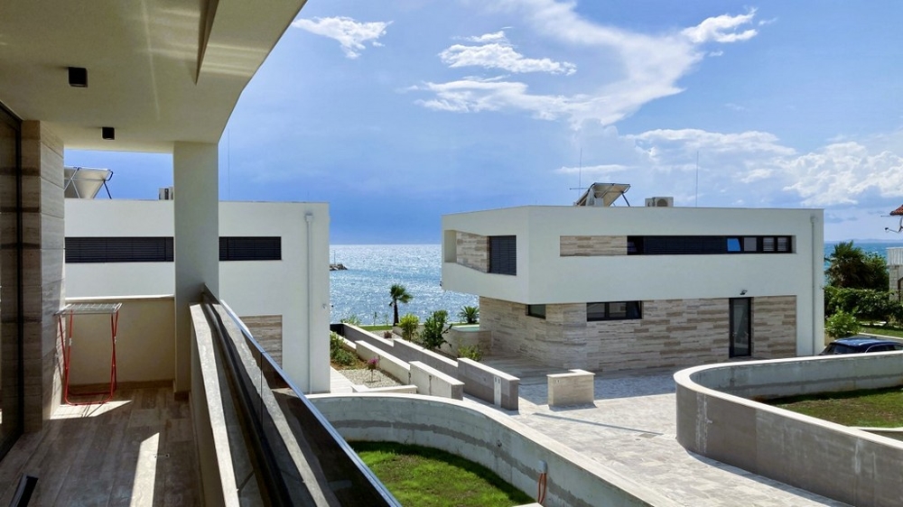 Widok na morze z balkonu Villi H3846