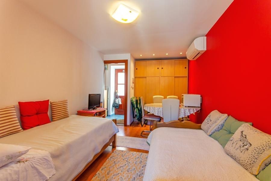 Sypialnia z częścią wypoczynkową i klimatyzacją