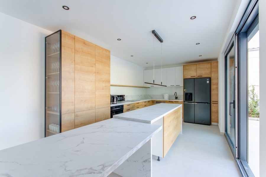 Kuchnia w willi H3903 na Solcie w Chorwacji.