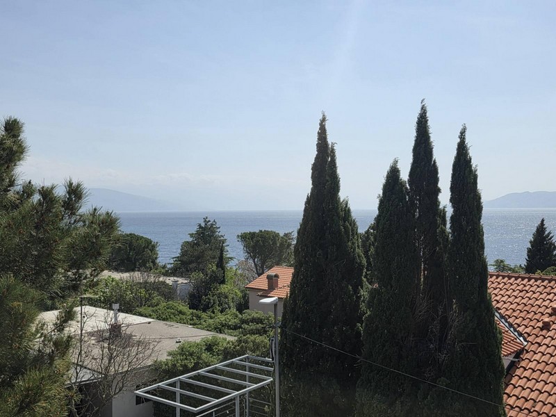 Widok na morze na wybrzeże Novi Vinodolski