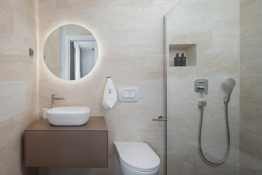 Nowoczesna łazienka z prysznicem