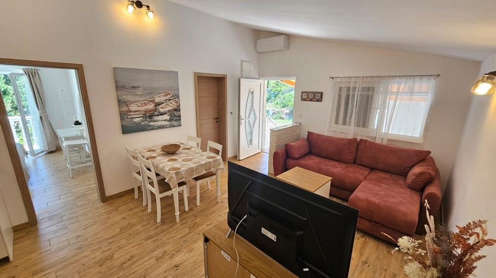 Jasny salon z jadalnią