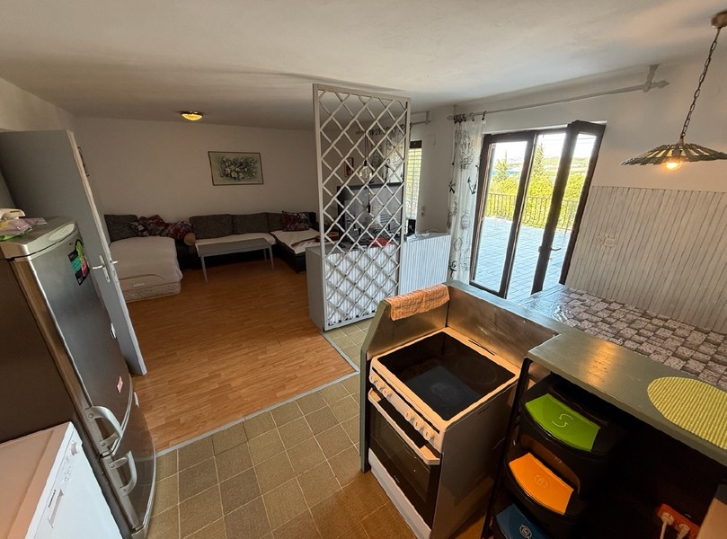 Kuchnia z widokiem na salon, kupię dom Klenovica H4091