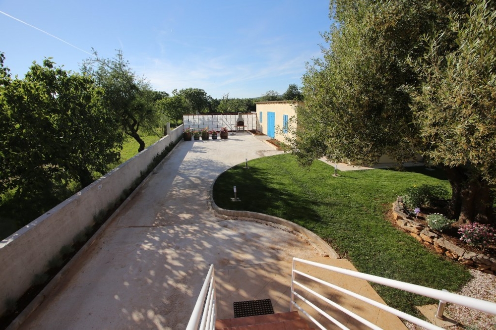 Jedna z łazienek w obiekcie H475 w Chorwacji, Sukosan.