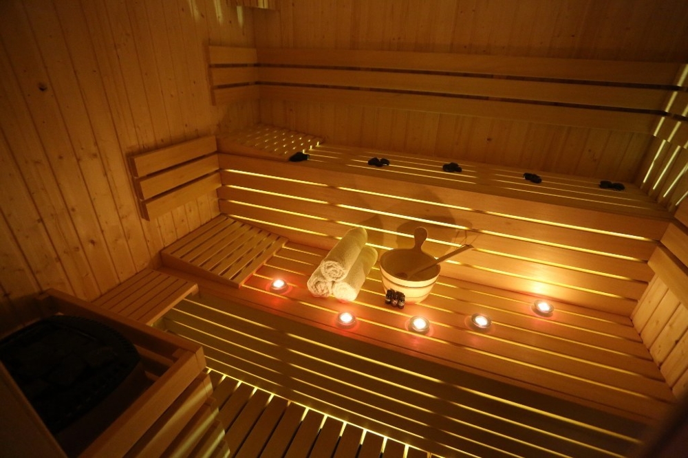 Wieczorem oświetlenie zewnętrzne.