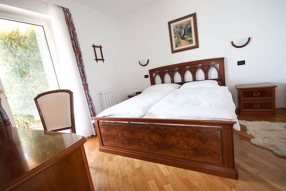 Kolejna sypialnia w willi niedaleko Medulin.