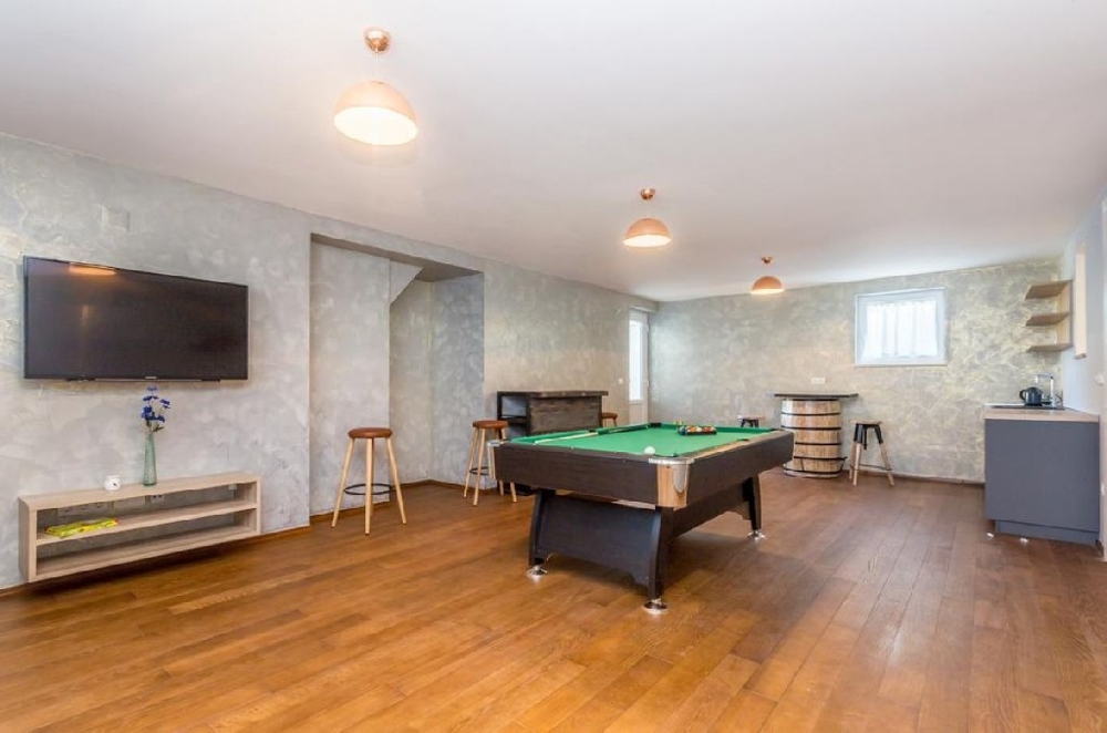 Sprzedam kamienny dom z dużą działką w spokojnej okolicy na wyspie Krk w Chorwacji.