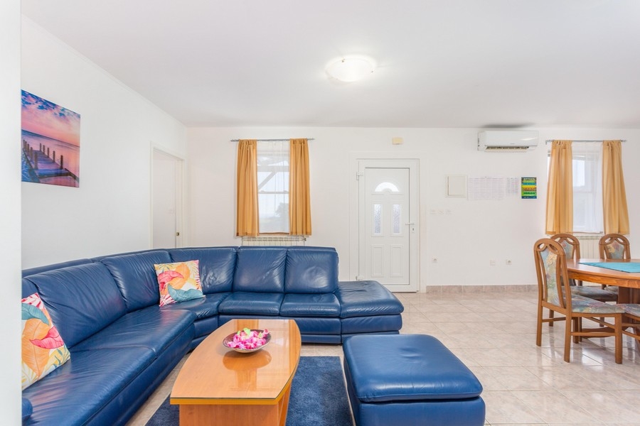 Jedna z dwóch łazienek w obiekcie H876.